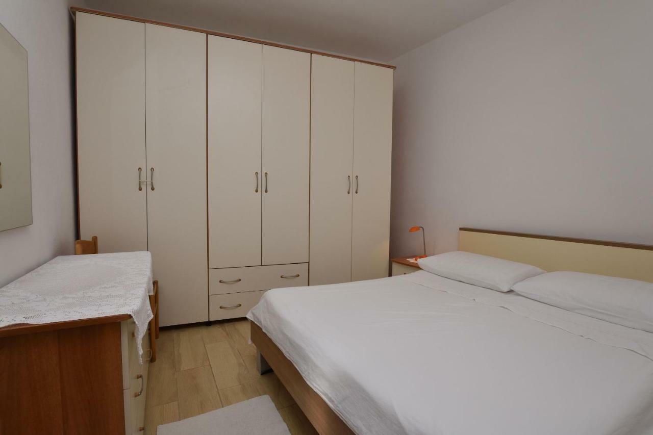Apartment Milka Primošten Kültér fotó