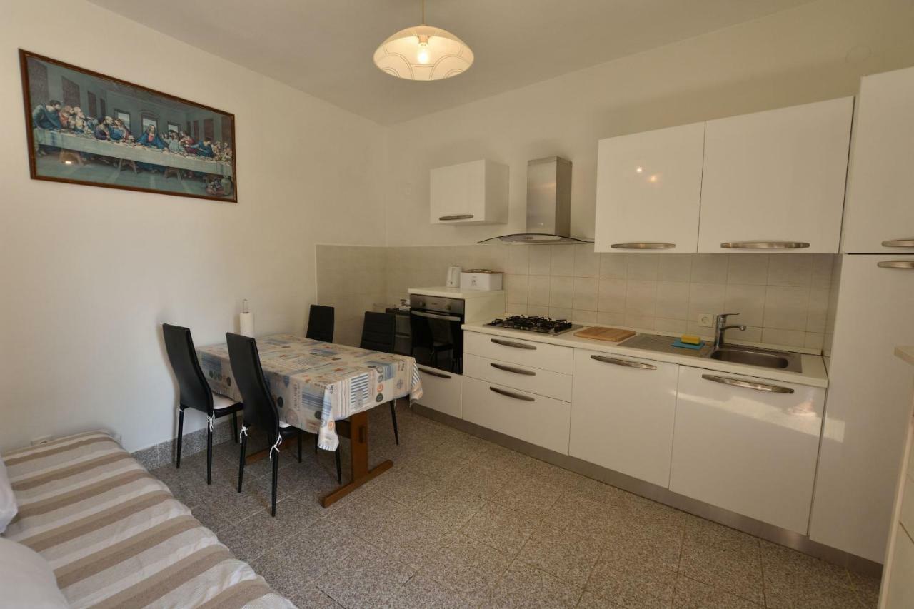 Apartment Milka Primošten Kültér fotó