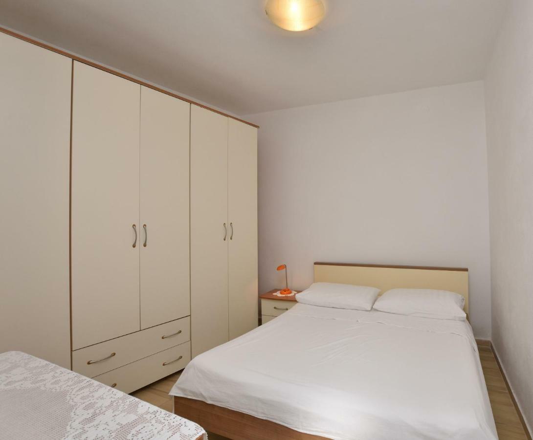 Apartment Milka Primošten Kültér fotó