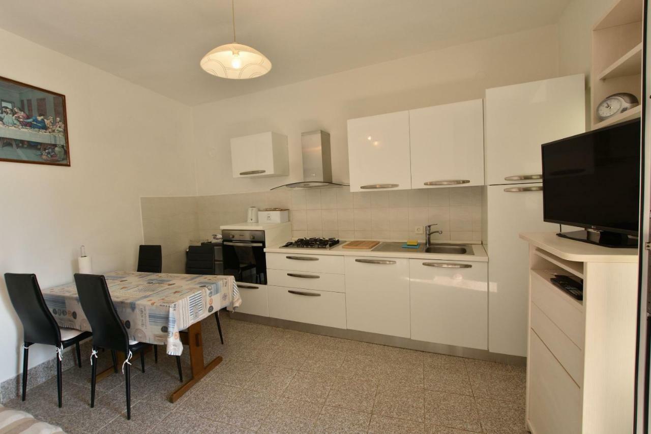 Apartment Milka Primošten Kültér fotó
