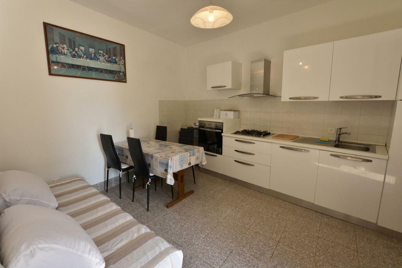 Apartment Milka Primošten Kültér fotó